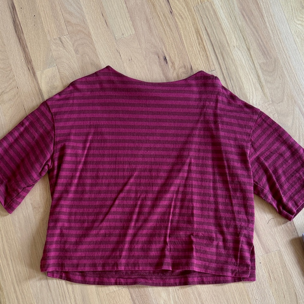 Uniqlo Burgundy Striped Short Sleeve Top
